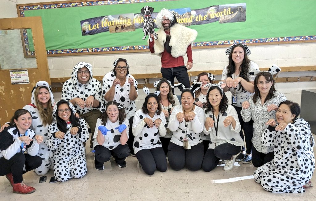 "What delightful dogs!" 🖤🤍
1️⃣0️⃣1️⃣ DALMATIANS🐾 <a href="/MRShirata/">Christine</a> Happy Halloween! 🎃