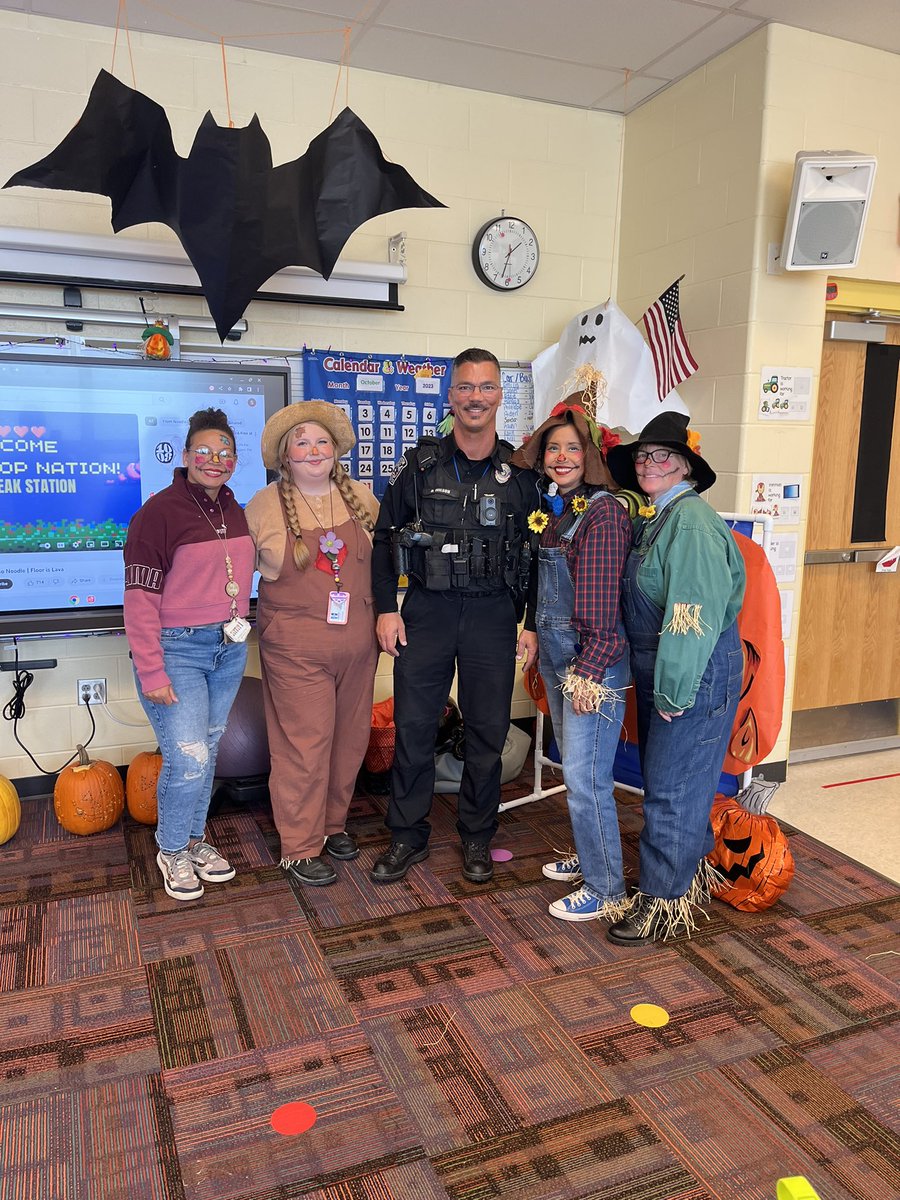 Mrs. D. Urban tweet media