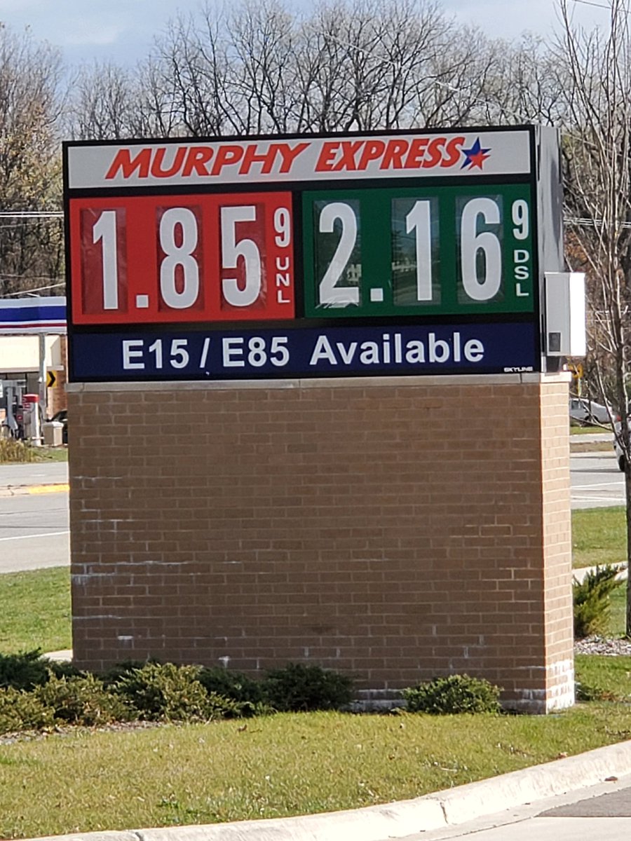 LangmanVince's tweet photo. I took this picture 3 years ago! 
We had $1.85 a gallon gasoline 
2.5% mortgage rates 
Peace in Europe 
Peace in the Middle East 
What the hell happened? https://t.co/PqxpspJIdW