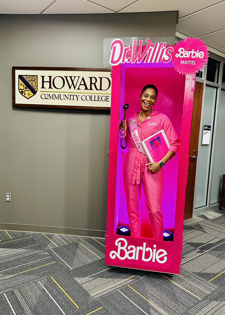 HowardCCPrez's tweet photo. Hi, Barbie! #presidentbarbie @HowardCC https://t.co/cLUS0Apcrs