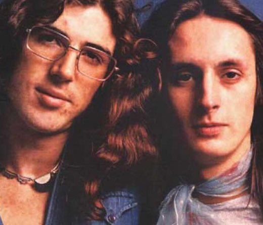 setentaysei76's tweet photo. -Sui Generis fue una de las bandas que más sonó en los años 70 en nuestro país. 

La banda encabezada por Charly y Nito fue una de las tantas afectadas por la dictadura y el contexto social que se vivió en nuestro país durante estos años. 

Ni la censura pudo con ellos. 

#Roma5 https://t.co/YlX7swbIpu