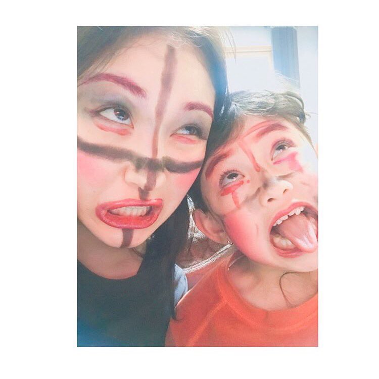 somitw's tweet photo. ⠀ ‹ ⠀ 𝕠𝕗𝕗𝕚 ⠀ ◠ ⠀ cıᥲl ⠀ 🎀 ⠀ 𝗦͟𝗢͟𝗠͟𝗜 ⠀ ،̲،̲ ⠀ plᥲчlıst ⠀ / ⠀ #UzzuStreamParty !
Emocionadas nos pusimos cuando Uzzu llegó a nuestras vidas para quedarse junto al temón que es #TeamMoMoMo. ¡go stream! https://t.co/gE30MvQQZU