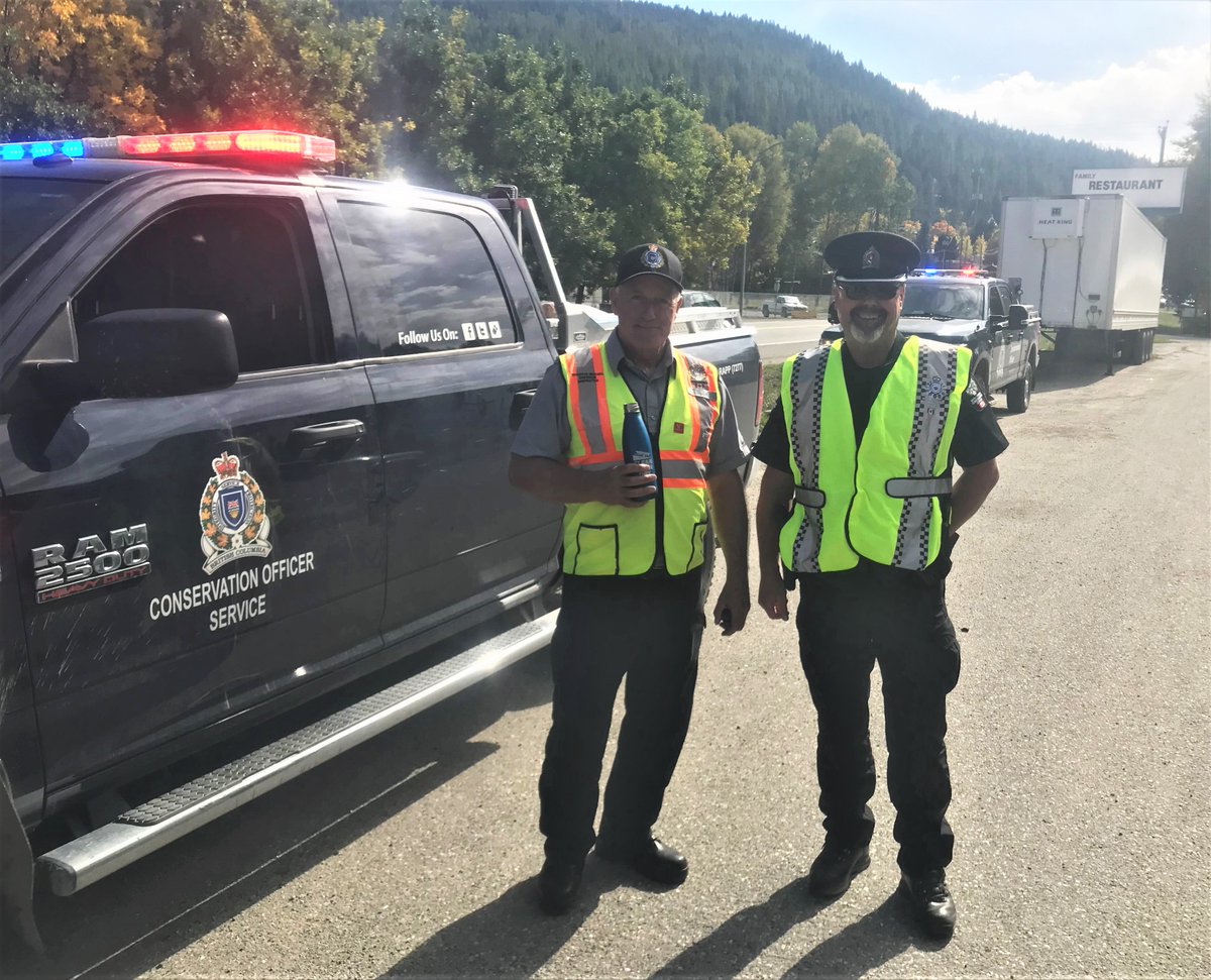 #Greenwood Game Check – 88 vehicles checked – 7 bull elk, 3 whitetail bucks, 1 mountain goat, 15 walleye & numerous grouse & rabbits checked – 4 warnings issued – 1 firearm seized. 

#AIS Watercraft Inspections – 20 watercraft inspected – 0 high-risk watercraft #CleanDrainDry