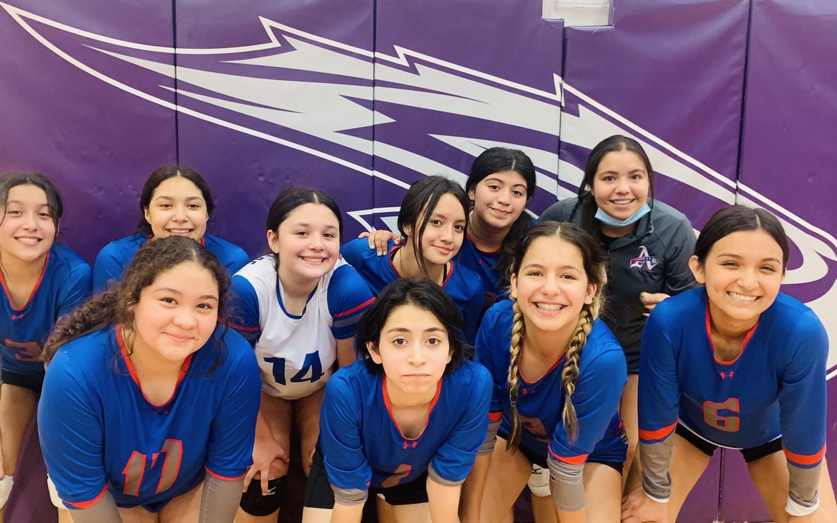Blazers getting the dub tonight against the Falcons!  Woot woot!!! 
#OneHeartBeat      #BlazerNation
<a href="/Americas_HS/">Nancy Torres</a>
