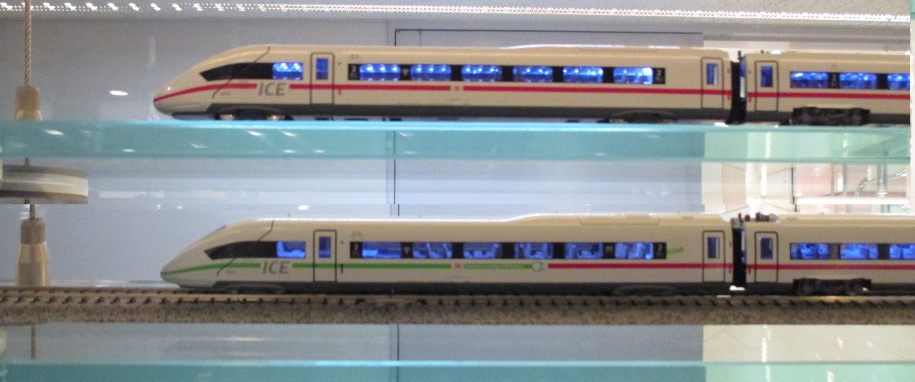 KATO ICE4 塗りつぶし 10-1542/43/44 グリーン帯 12両フル編成 KATO ICE4 塗りつぶし 10-1542/43/44 グリーン帯 12両フル編成