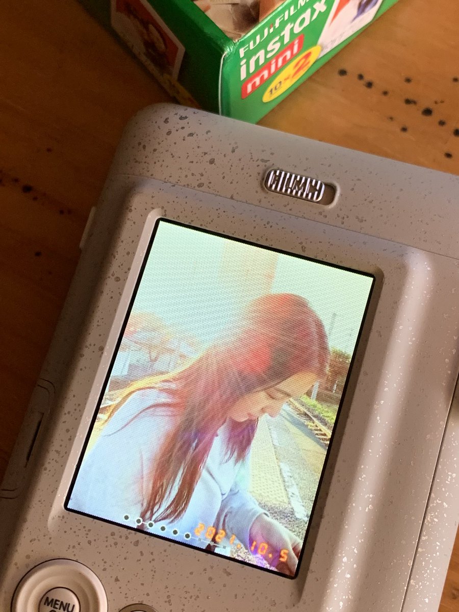 hs_1966_'s tweet photo. チェキ楽しい！

#チェキ #instaxmini https://t.co/oagqOVmPfn