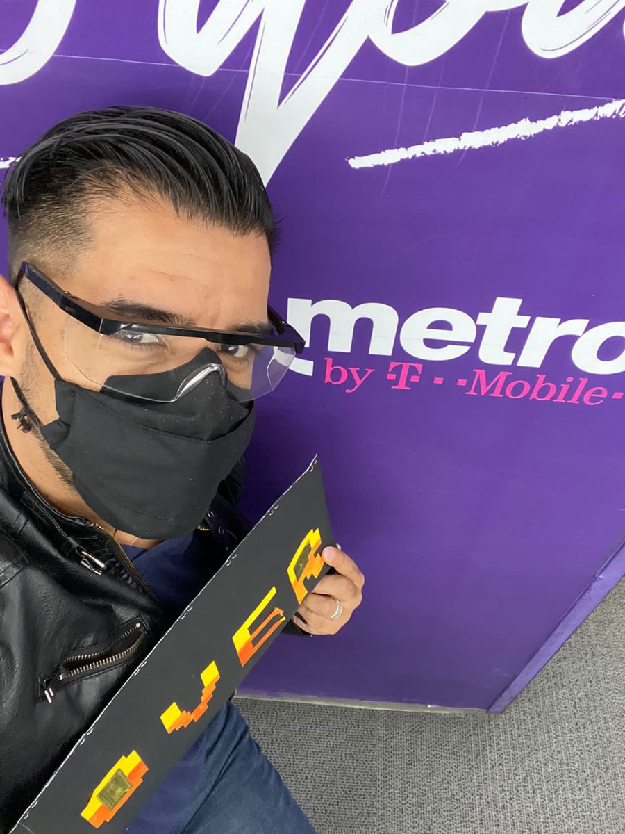#WeAreMetro Second day of #CustomerServiceWeek “Selfie  Tuesday” #PurpleLIFE supervisor Valeria’s team 👍🏻🎉☀️ thanks for you good job 💜 <a href="/MetroByTMobile/">Metro by T-Mobile</a> <a href="/JoePreston01/">Joe Preston</a> <a href="/oscaruizqasuper/">The voice avanger</a> <a href="/Daniel_S181/">DANIEL</a> <a href="/HPDEC1969/">Hector Perez</a> <a href="/Josie_MPCS/">Josefina Garcia</a> <a href="/jayndallas55/">PJ Moore</a> <a href="/metrobyTMOCDMX/">CDMX</a>