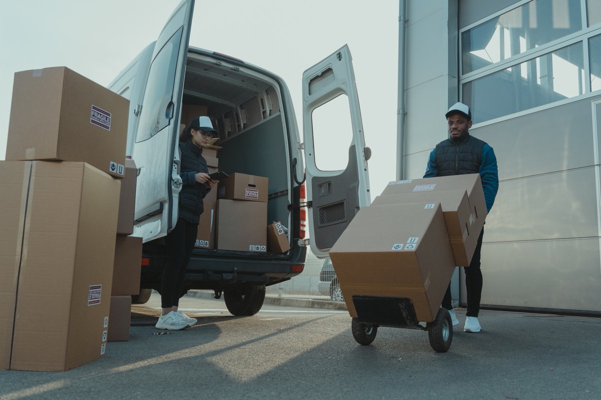 RapierDrivers's tweet photo. Rapier Employment Urgently Require Courier Drivers for our client based in Enfield. 

Pay from £10.85 per hour. 
Temporary Basis to over the festive period with a strong possiblity to go perm later on.

Click the link below for more info and to apply...

https://t.co/qkSdSbpca2 https://t.co/Lqlu6wMlir