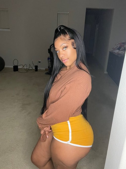 Would you marry me 😻🥰 https://t.co/T1pDLKYnsF