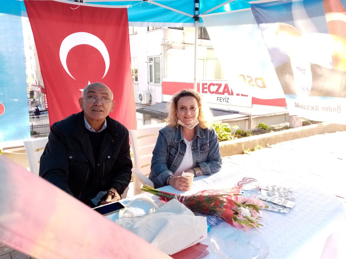DspGul's tweet photo. İl Başkanlığımızın  Standında 
İl yöneticilerimiz, İlçe Başkanlarımızla birlikte  saha  çalışmasındayız 🕊️💙🇹🇷
#Dspistanbul https://t.co/Pevp6yvarO