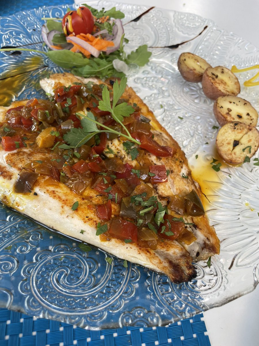 UnBuchito's tweet photo. Tasquita del Puerto, en Los Abrigos.
🐟 #Tenerife https://t.co/vqRZNS7d4X