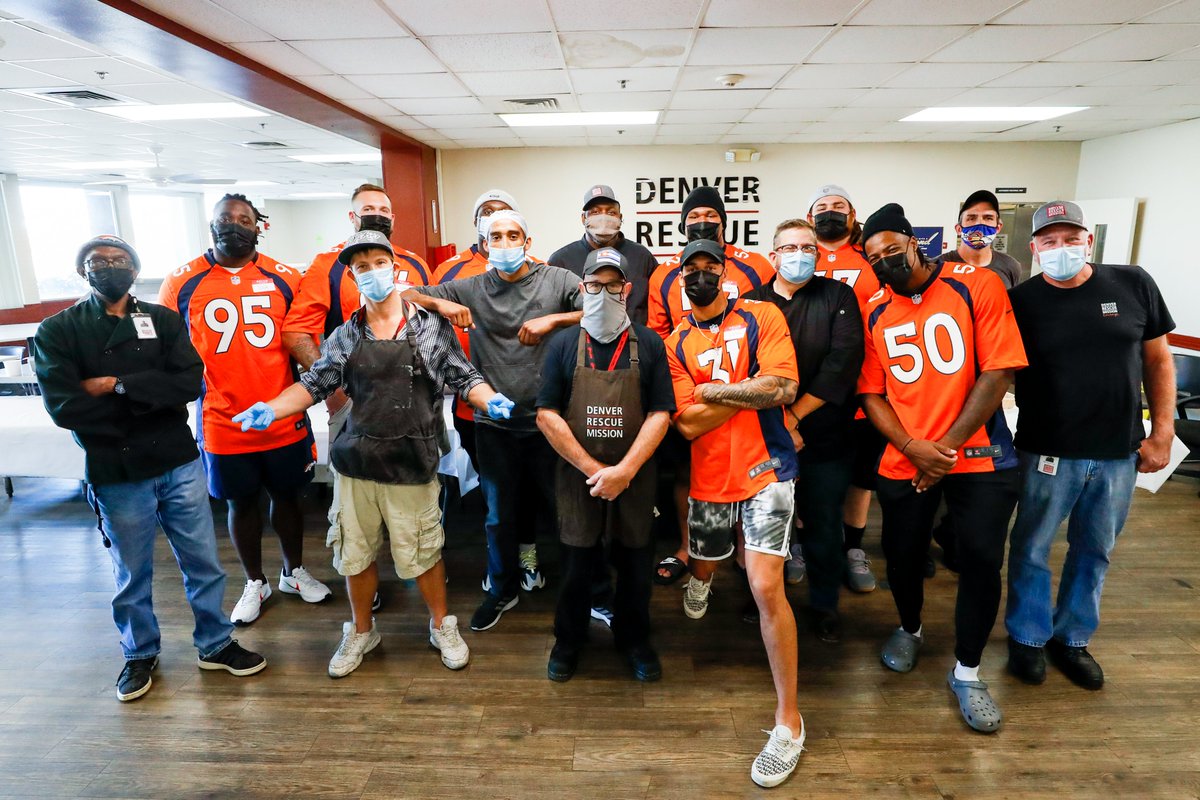 Serving up a meal and a smile to those in need 💙 @Broncos players served lunch today to clients and staff at @denverrescue's The Crossing facility in northeast Denver. #BeAChampion and sign up for a volunteer shift » denverrescuemission.org/volunteer