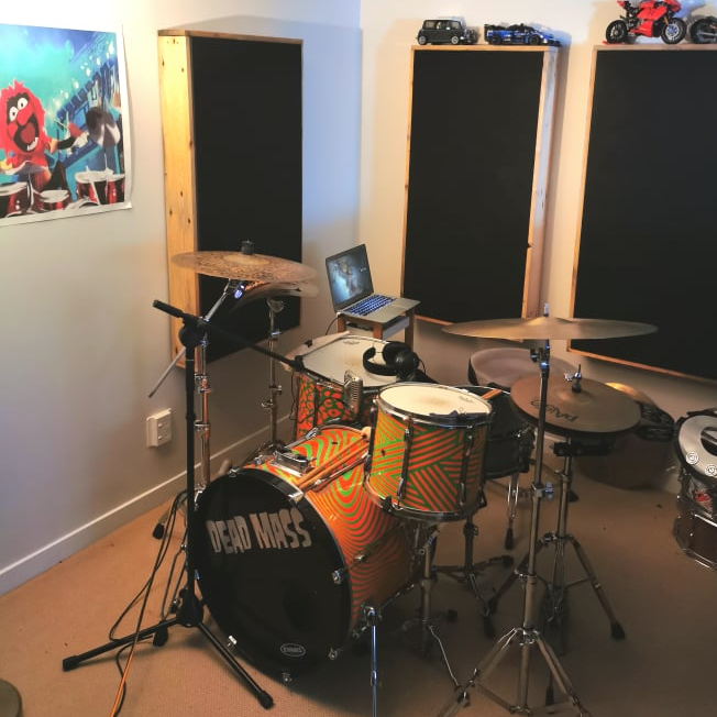deadmass_'s tweet photo. We recorded 'Visions' at The Lab and Arch Hill Studio. This time around, we're working on something that's coming from a different place - figuratively and literally. It's been simple and it's been refreshing.
New music soon!
#DEADMASS #nzmusic #drums https://t.co/ihcUo2vfhy