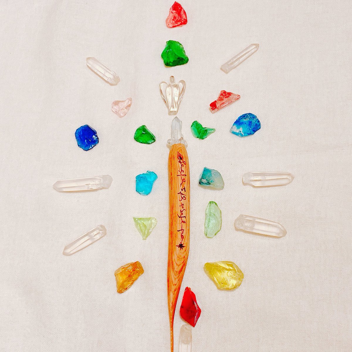 屋久杉流木×レムリアンシードクリスタルから生まれた
 #CLP  #crystallightpen
 #クリスタルライトペン
ワークショップリクエスト開催
オンラインワークショップ開催
オーダー販売
受付しております⸜(*´꒳`*)⸝