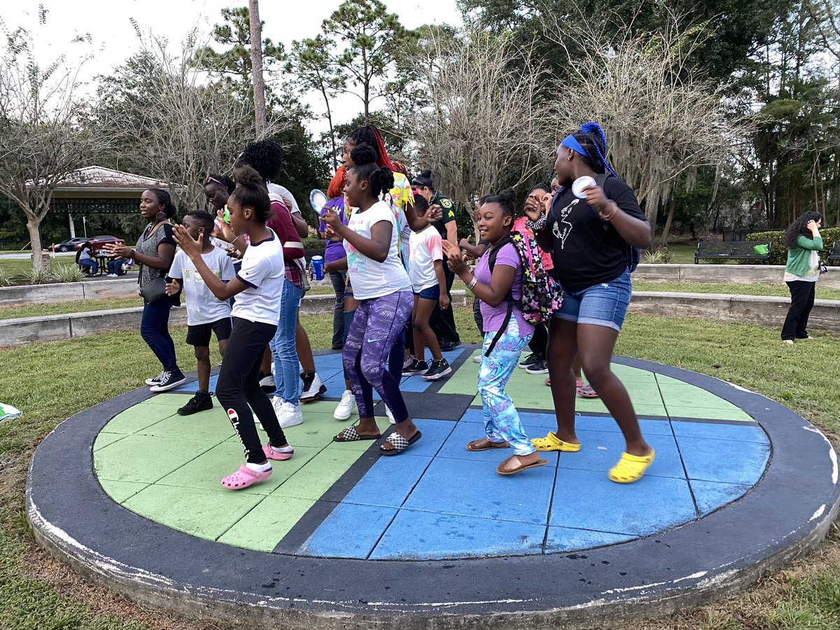Good food and fun bring people together at #NationalNightOut in #Orlando.