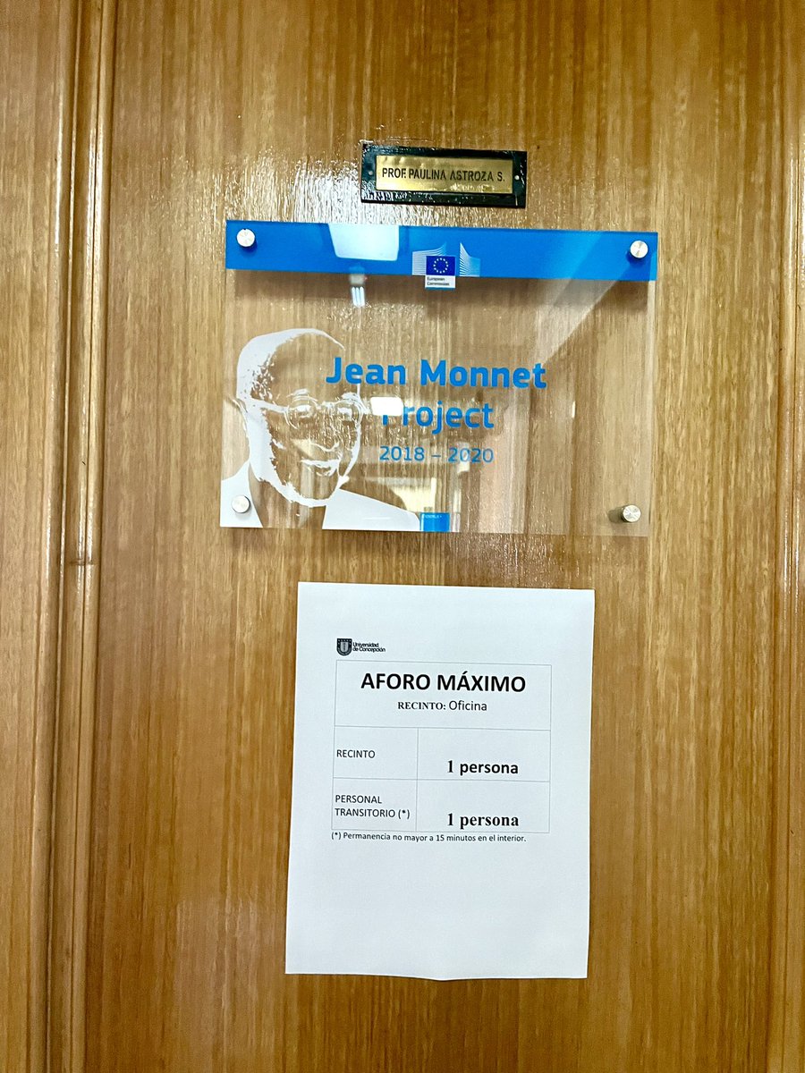 PaulinaAstrozaS's tweet photo. Solo puedo esta yo #ModoPandemia. Pausa a las conversaciones con colegas y estudiantes. Hasta nuevo aforo #DerechoUdeC https://t.co/tCSKMGM2oy
