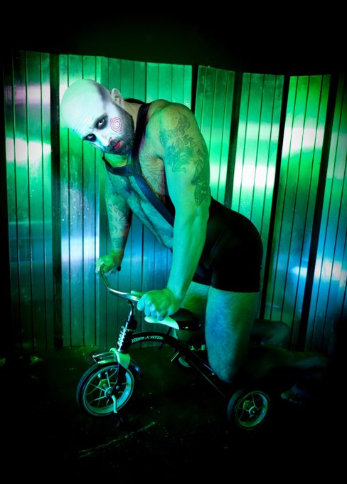 Thank you to the extremely talented @krysfox I love this shot so much #happyhalloween #31DaysOfHalloween
