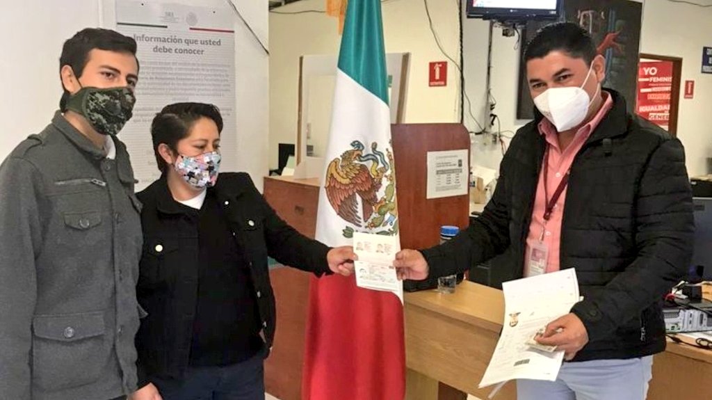 La <a href="/SRE_mx/">Relaciones Exteriores</a> inició la emisión del nuevo #PasaporteElectrónico en las Oficinas de:

✅ #Coyoacán

✅ #Cuauhtémoc

✅ #Iztacalco 

✅ #Iztapalapa

✅ #Tlalpan

 y de manera paulatina iniciará en el resto del país. 

#EstamosParaServir