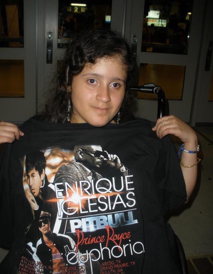 KathyEspinal19's tweet photo. @enriqueiglesias no sabes lo tanto que he querido conocerte en persona😭😭❤️ I’ve been to a few of your concerts in DC!! My one and only wish is to meet you at the #EnriqueRickyTour next week in Washington 😘 haría todo to make it come true #pleaseRT #1EIfan https://t.co/A6fCITD079