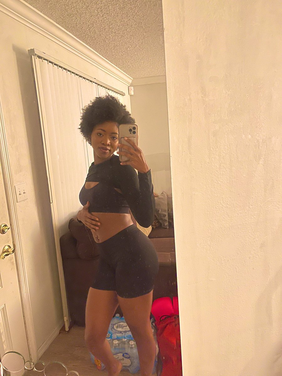 CharriseJLane's tweet photo. Today is my 5 month anniversary since I started going to the gym and my fitness journey,
All my hard work is paying off and I am extremely proud of me โค๏ธ. https://t.co/qkksXhFQ0j
