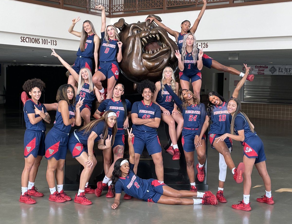 FresnoStateWBB's tweet photo. Summing up our team in one 📸 

#GoDogs | #PrideOfTheValley https://t.co/JlJz1cd6wt