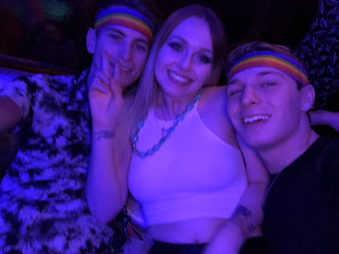 HAPPY BIRTHDAY @JacobHansenXXX !! :) https://t.co/kTvTnRsl6P<a class="tags" href="/tag/jacobhansenxxx">@jacobhansenxxx</a>