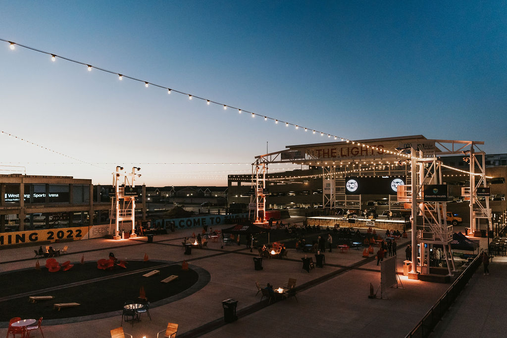 _weareunseen's tweet image. Fall Fire 2021 🔥 

Thank you to M. Schleif Photography for capturing the glow of this community and this event. Another thank you to all who came to Fall Fire—we're so thankful for you and your support of Unseen. #FallFire #weareunseen #endhumantrafficking #fargo