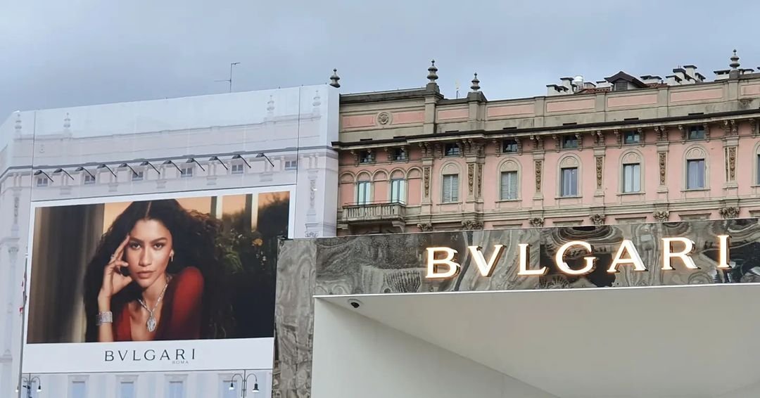 LiliesHome_'s tweet photo. Bvlgari's AI immersive show in Milan is set to start today. The world's first ever multisensorial NFT immersive experience open to public.

JUSTICE FOR LISA
#YGLetLisaDoHerWork 

🔗
https://t.co/IakFUGubg9 https://t.co/h1E4qHcYtV