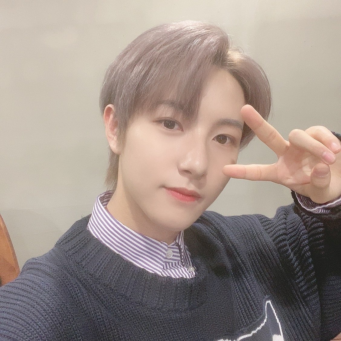 BULLETSYONG's tweet photo. thinking abt this renjun pic he is soooooo <3 https://t.co/PWntAgrBIM
