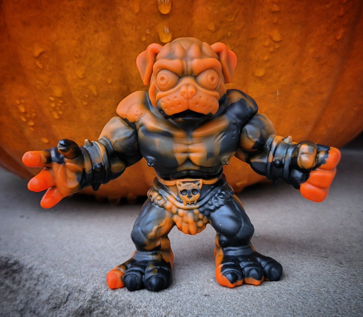 Barbarian_Pug's tweet photo. Pugnacious Halloween 21 Sofubi marbled and glow editions coming this month from @MiniFigMilitia!
#pugnacious #theminifiguremilitia #flyingrabbitstudios #milehighsofubi
#worsttoyeverdesign #simiancheese #lacertaphoto #pug #sofubi #designervinyl #arttoy #minifigure #halloween
🎃 https://t.co/Hcic4foi9s