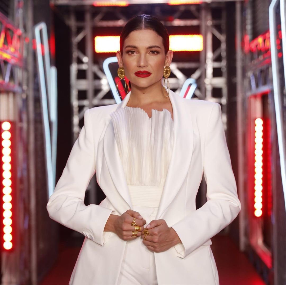 NataliaJimenez's tweet photo. Ay si, ay si, muy seria. Solo aguanto dos fotos sin reírme 🤣 Verdad primo? @yeison_jimenez #TeamNatalia @LaVozColombia ♥️♥️♥️♥️♥️♥️♥️♥️

@angelicadzg + @manuelaavila1 
@tefaospina_ + @malejocangrejo https://t.co/0MqTYcrBon