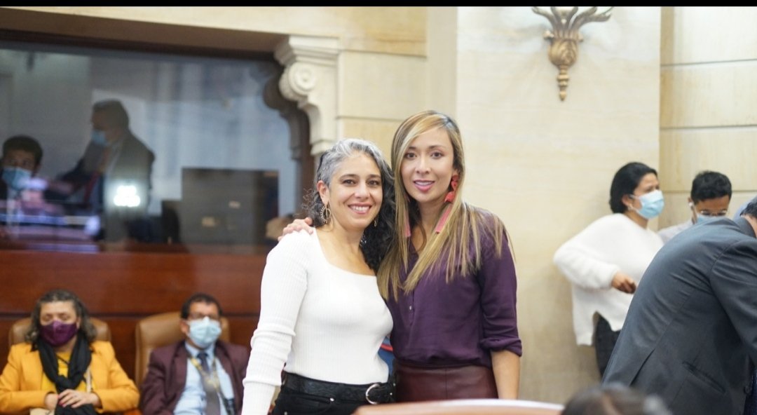 PizarroMariaJo's tweet photo. Juntas somos poderosas
@MirandaBogota ✊🏼 https://t.co/DozQSOVHDu