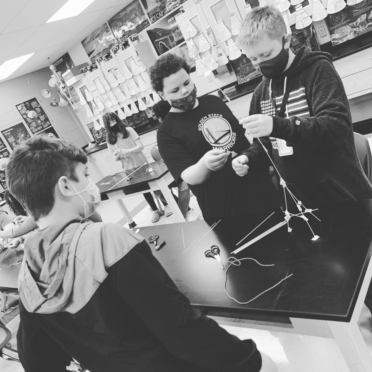 CWMS_office's tweet image. Team Building Tuesday in Mrs. Smith’s class. #CWway #CWMSchangemakers