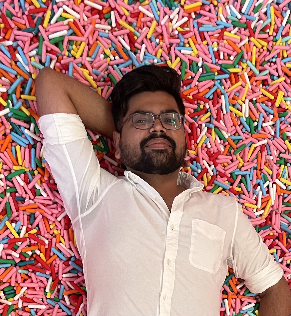 PennEngineers's tweet photo. Last Sunday Check-In was with Aalok Thakkar @AalokDThakkar, PhD student in CIS, who tells us about his Sunday to-do's which include sleeping in, grabbing brunch, playing with his cat, and tidying his apartment.
#SundayCheckIn🤝 https://t.co/FNr0V4QqAi