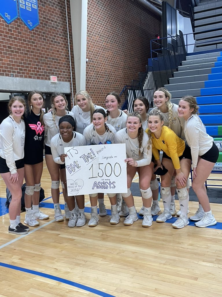 B_W_Volleyball's tweet photo. SHOUT OUT to our Jay Bae for hitting 1500 set assists tonight!! Keep the dimes comin’ 💜💛
@jaynahope_ https://t.co/tyFTFcwINQ