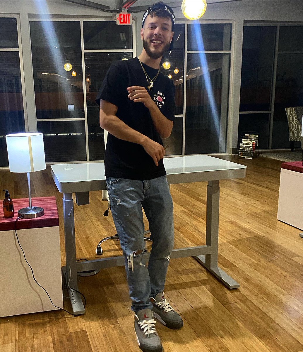 DrewRill tweet media