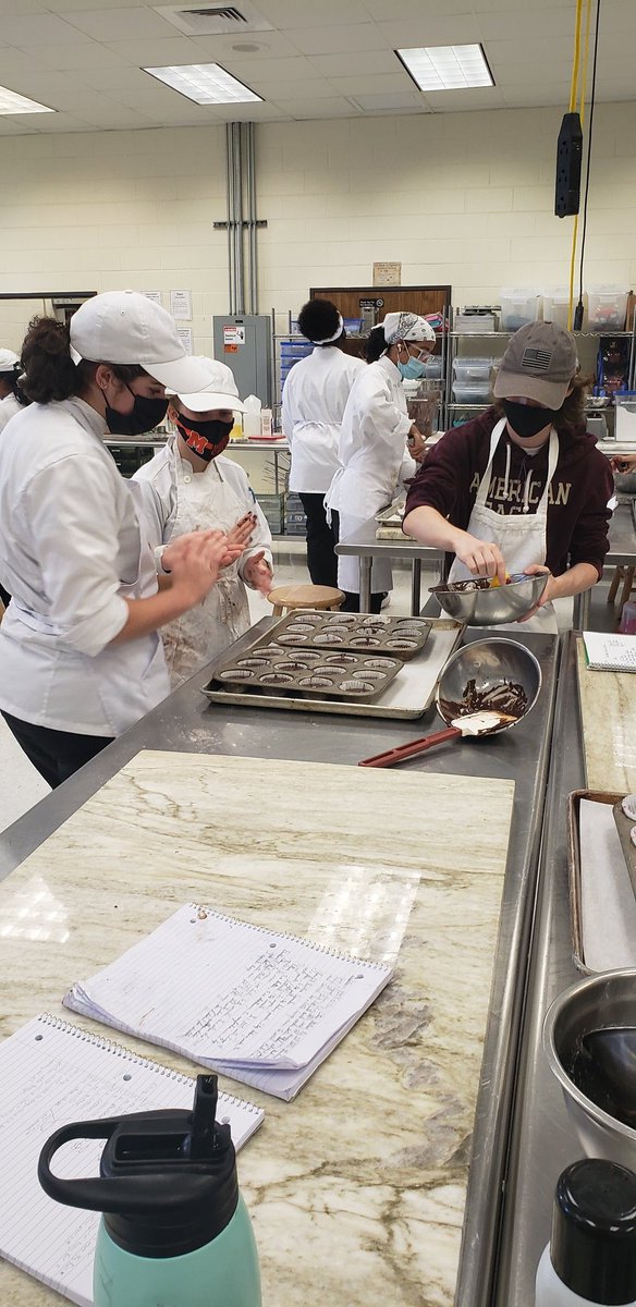 Bakingchefjay's tweet photo. Had the honor of absorbing a few extra students today from other programs due to testing. The Bakers LOVE sharing their craft and today was a great example of that joy. #ctcbakinglove @ccpstechcenter #WeLoveTheTrades #AllClasses #AllStudentsAreWelcome @HVACTC @ccpstechcenter https://t.co/EPHPkaezOe