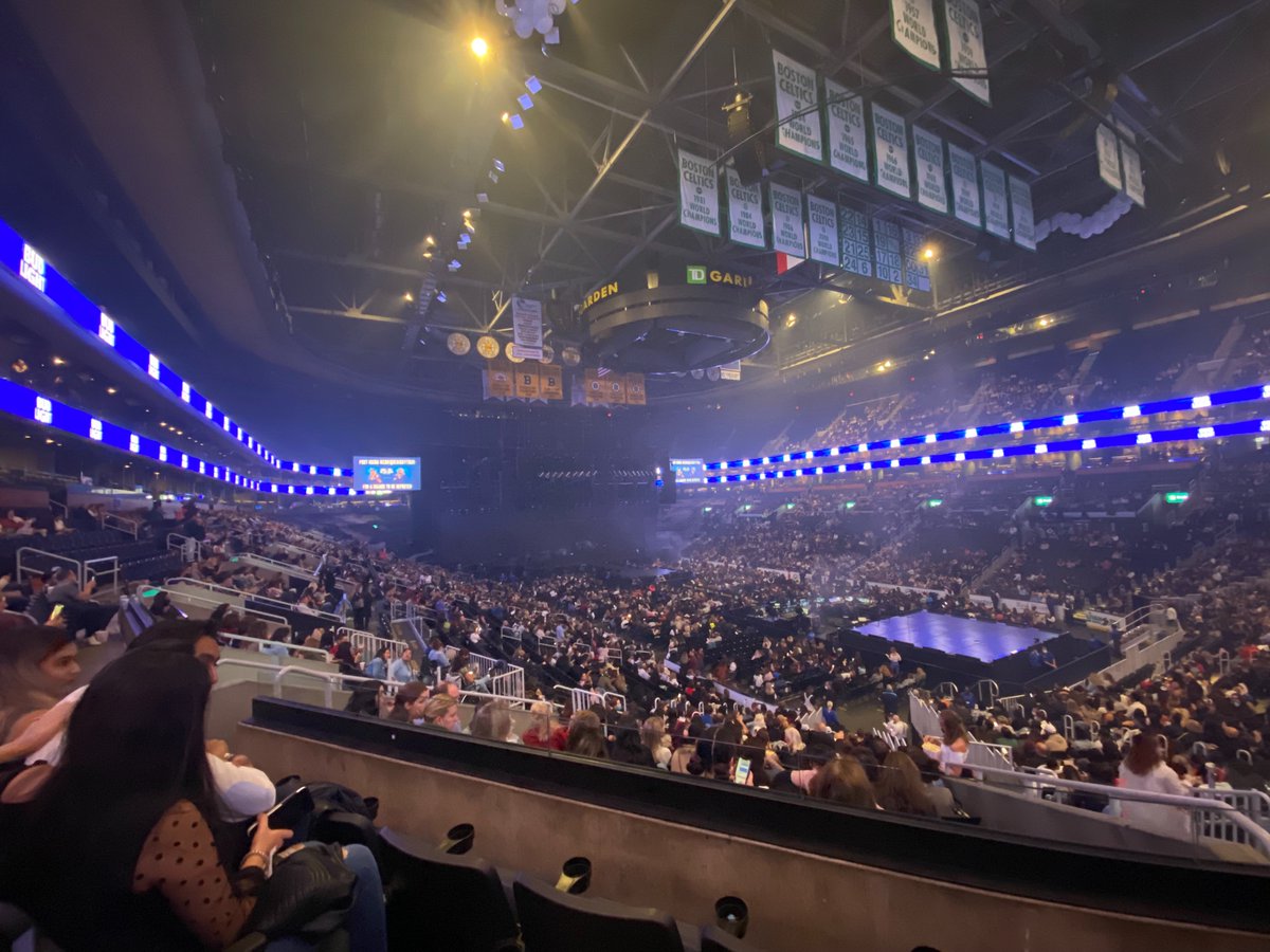 Dipthi_m's tweet image. Having a ball at the #Enriquerickytour Boston 2021!!