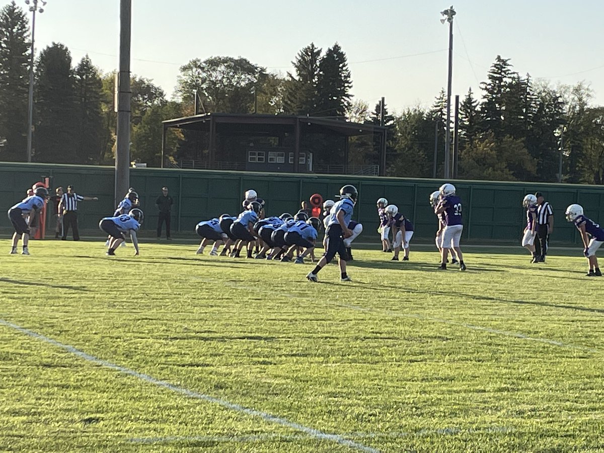 TomMilbrandt's tweet photo. Defense sure traveled to Wahp today 💪🏼
Bakers Dozen worth of 7th graders defeated the Huskies 30-0.
8th graders battled all night for 24-8 victory.
Two final days of practice before we end the season on Mon @ home, vs the Squirrels. #Sweep #Continue2Improve #footballfamily https://t.co/4pygzlrXvP
