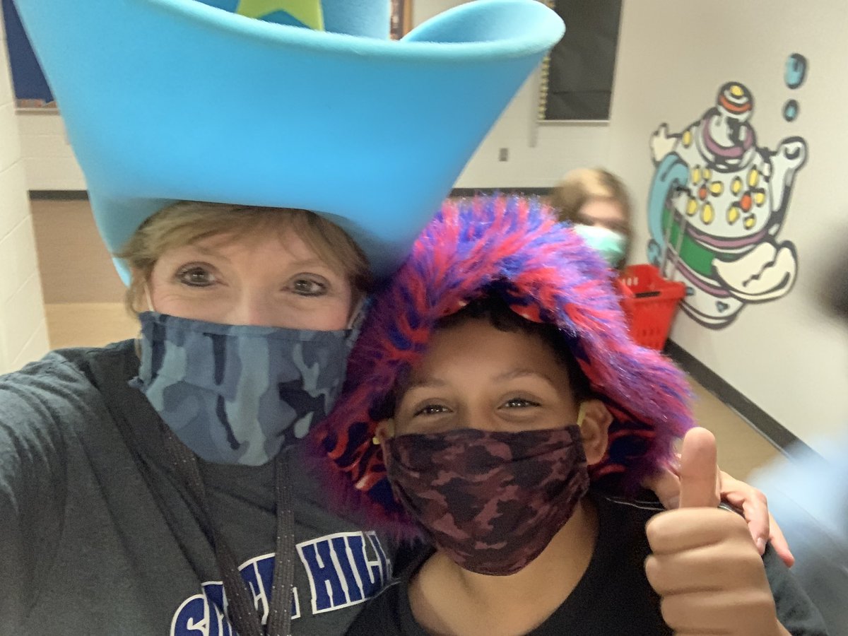 SlateHillStars's tweet image. 🎩 🧢 👒 Hat Day Fun at #theSlate! #Helloweek #itsworthit
