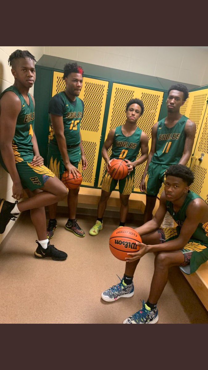 KFBasketball's tweet photo. Hungry. #KF #KFvsEverybody #VypePhotoshoot #EagleUp π¦
π https://t.co/QCiuj91CuS