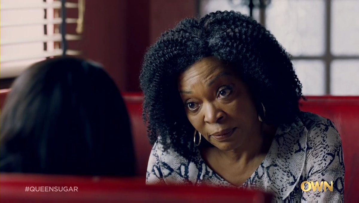 SeasonalShade's tweet photo. Listen to Aunt Vi. That side bag is clutch.  #QueenSugar https://t.co/PqLSqekdQJ