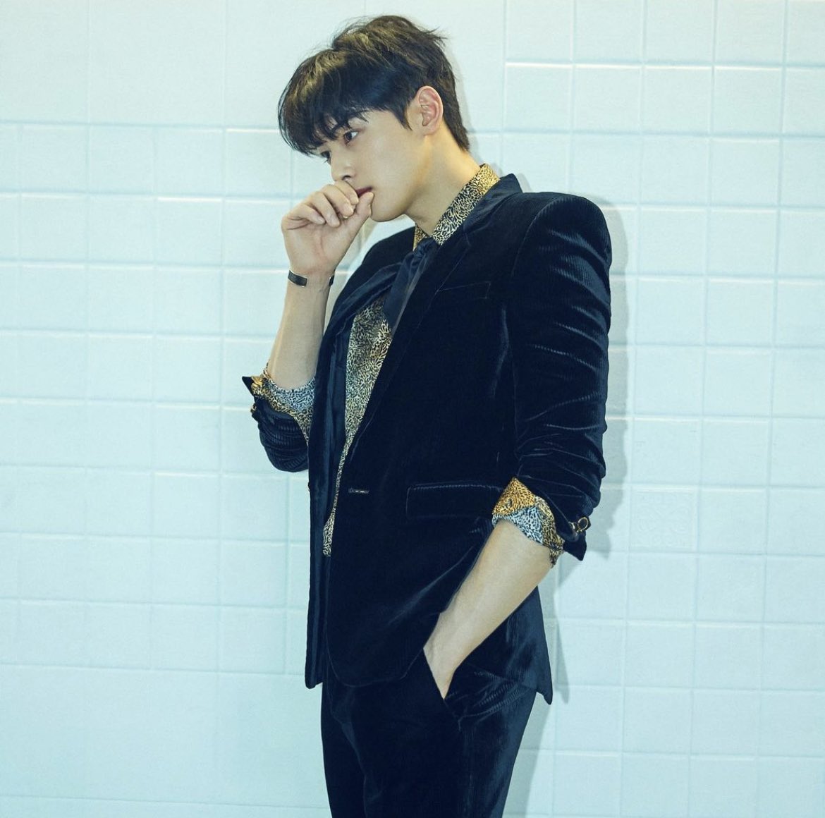 eunfolder's tweet image. 1 year ago today, instagram update