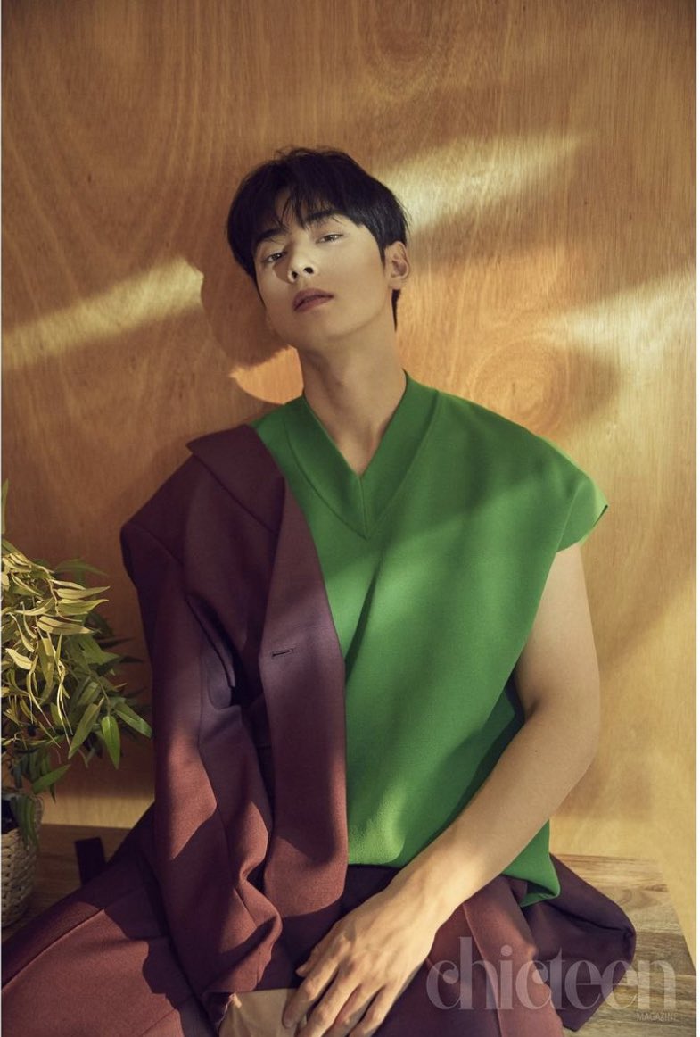 eunfolder's tweet image. 1 year ago today, instagram update