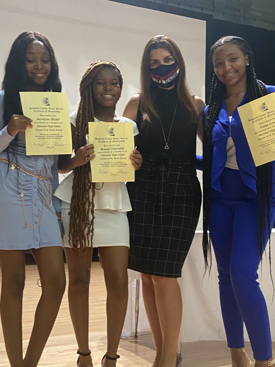 msformoso's tweet photo. This evening we inducted 70 #PatriotScholars into our National Honor Society!  A huge THANK YOU to our school board member Patti Good &amp; @WayneMessam for providing our leaders with their words of wisdom!  #ItTakesAVillage! #StrongerTogether! #PatriotsNeverRest! https://t.co/sBhqikEBZZ