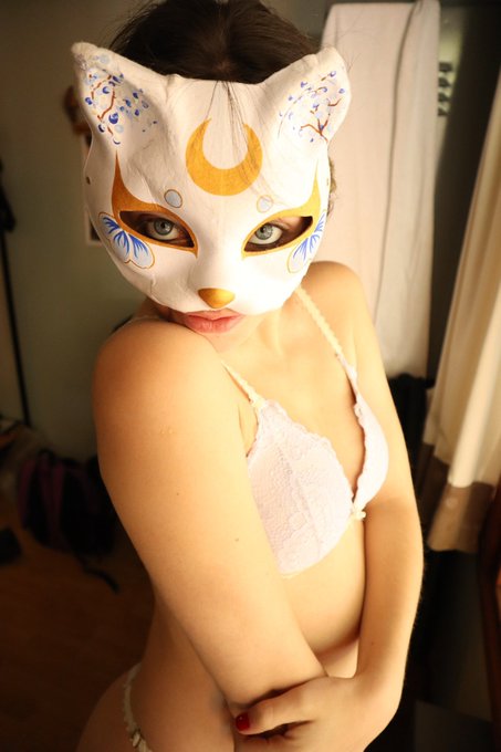 I've been playing with the camera all day 😺📸 . Estuve jugando con la c&aacute;mara todo el d&iacute;a 📸😺 https://t<a href="/tag/xhamster"class="tags"><span>#xhamster</span></a>