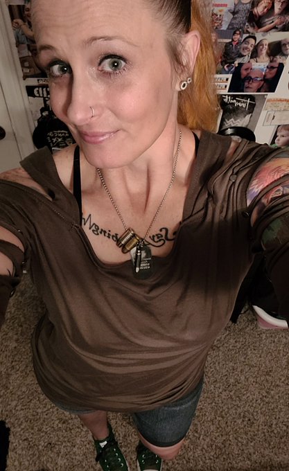 Feet covered in Green Chuck's for the @Badflower show tonight!! Fuck yes!! #Badflower #GreenChucks #ToetallyYours<a class="tags" target="_blank" title="On Twitter" href="/?out=eyJ0eXAiOiJKV1QiLCJhbGciOiJIUzUxMiJ9.eyJpYXQiOjE3MjQ3MDgzNTYsImlzcyI6InR3cG9ybnN0YXJzLmNvbSIsIm5iZiI6MTcyNDcwODM1NiwiZXhwIjoxNzU2MjQ0MzU2LCJyZWRpcmVjdF91cmwiOiJodHRwczovL3R3aXR0ZXIuY29tL0JhZGZsb3dlciJ9.X_GntD6q2jEmehNKONXKPyNE2N7hjUUVnWpoOE3DU9aCr2UMRNS7OTNHzMLkciq9cFE6IbTzZ07bG5JFGWithQ">@Badflower</a><a href="/tag/toetallyyours"class="tags"><span>#toetallyyours</span></a><a href="/tag/badflower"class="tags"><span>#badflower</span></a><a href="/tag/greenchucks"class="tags"><span>#greenchucks</span></a>