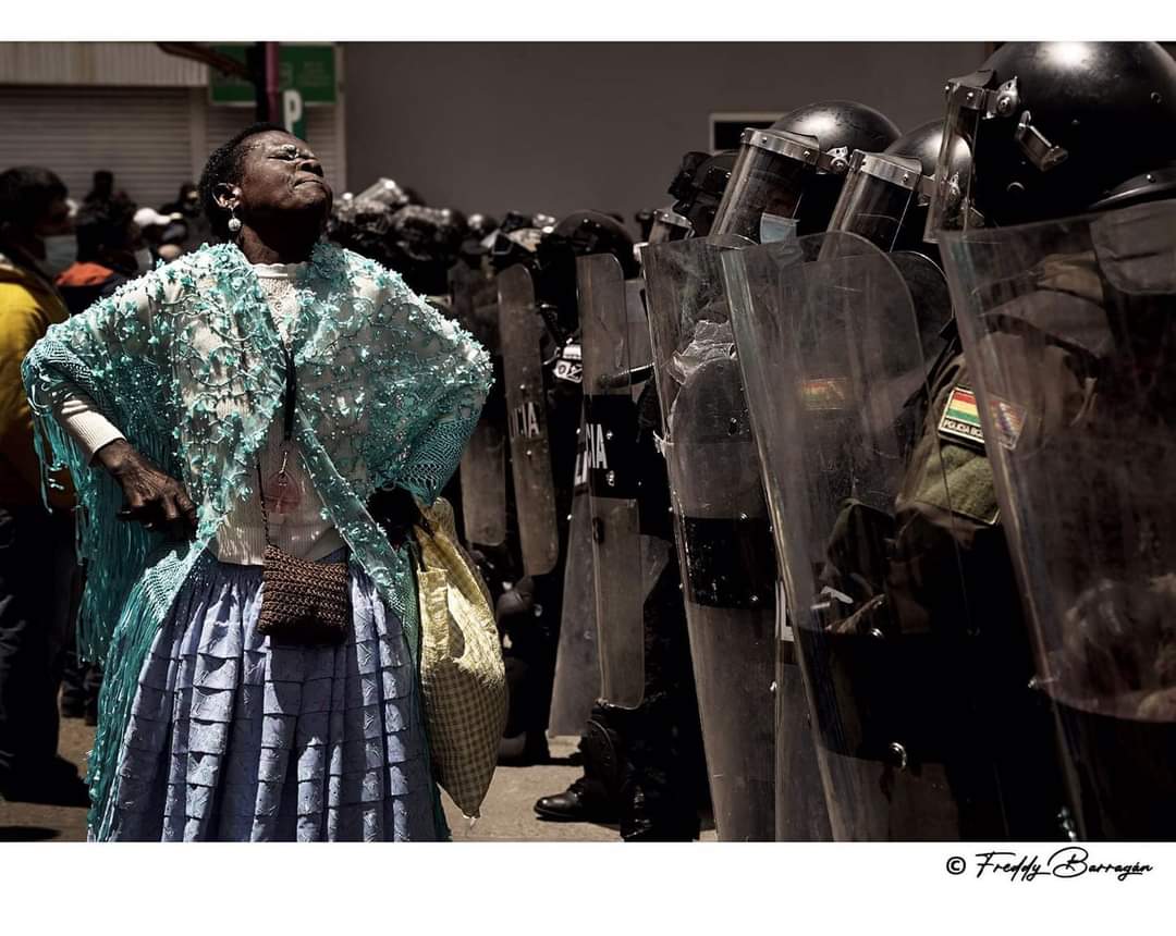 Quería escribir un hilo sobre la irrupción de Tomasa en el espacio público pero solo diré que lo que no tiene inga, lo tiene de mandinga. 

Firme mau mau, brava ashanti. 

Posdata. Los trolls de turno que vengan de a uno o en grupo, igual no les voy a hacer caso.