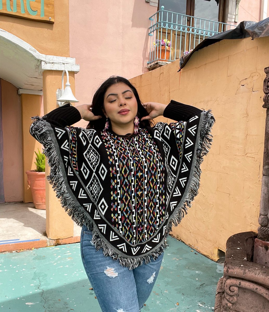✨Ponchos 100% Artesanales de lana, bien calientitos. 
❤️ Código “THANKYOU10” 
🔥 Ship worldwide, in stock &amp; ready to ship! 

🔗 guaraxez.com/products/ponch…