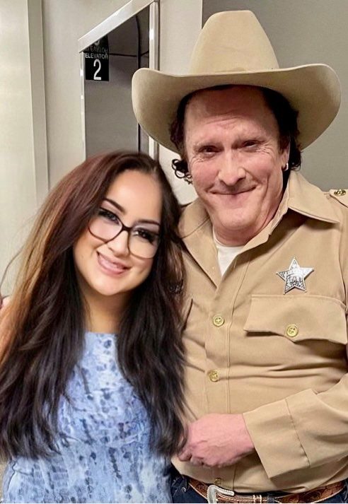 Oleander_PR's tweet image. My first priority is working for my clients as their Publicist. My second is enjoying timeout on set with many industry friends onset including this classic actor Michael Madsen. #thewraithwithin #michaelmadsen #HorrorMovies #Texas #film #publicist #IMDb